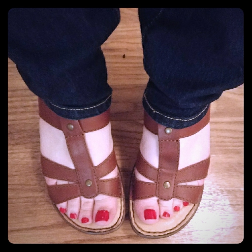 Cute light brown Born wedges